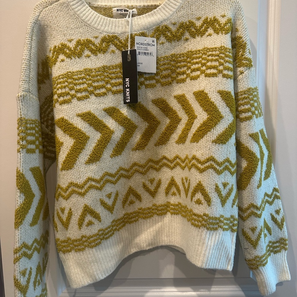NYC Women's Sweater - White and Gold Chevron